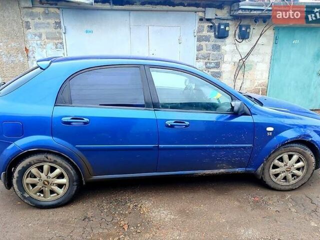 Синий Шевроле Лачетти, объемом двигателя 1.6 л и пробегом 250 тыс. км за 3500 $, фото 2 на Automoto.ua