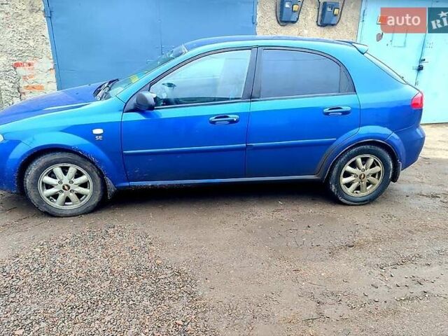 Синий Шевроле Лачетти, объемом двигателя 1.6 л и пробегом 250 тыс. км за 3500 $, фото 1 на Automoto.ua