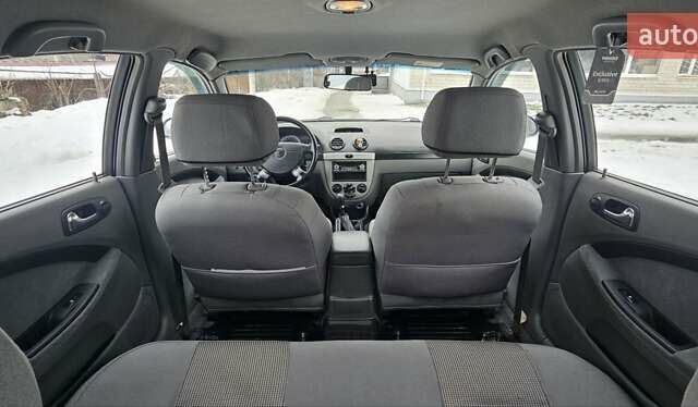 Синий Шевроле Лачетти, объемом двигателя 1.6 л и пробегом 274 тыс. км за 3700 $, фото 11 на Automoto.ua