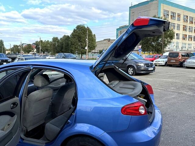 Синий Шевроле Лачетти, объемом двигателя 1.6 л и пробегом 210 тыс. км за 3500 $, фото 7 на Automoto.ua