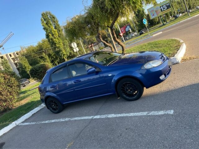 Синий Шевроле Лачетти, объемом двигателя 1.8 л и пробегом 154 тыс. км за 3700 $, фото 2 на Automoto.ua