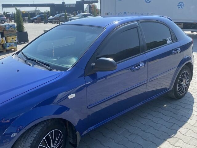 Синий Шевроле Лачетти, объемом двигателя 1.6 л и пробегом 233 тыс. км за 4038 $, фото 3 на Automoto.ua