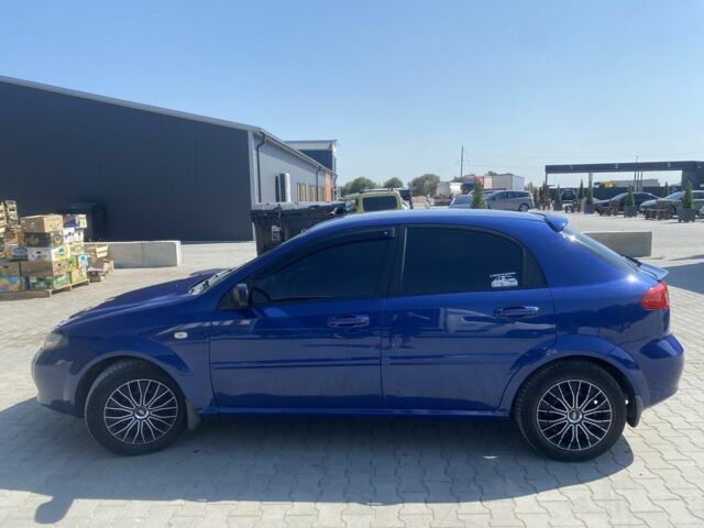 Синий Шевроле Лачетти, объемом двигателя 1.6 л и пробегом 233 тыс. км за 4038 $, фото 4 на Automoto.ua