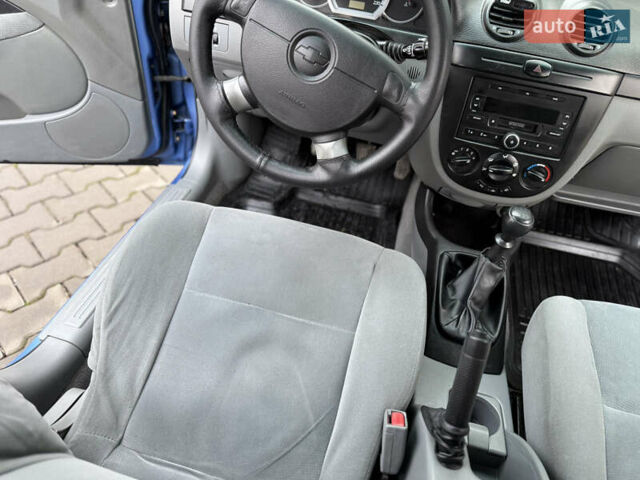 Синий Шевроле Лачетти, объемом двигателя 1.6 л и пробегом 187 тыс. км за 3300 $, фото 23 на Automoto.ua