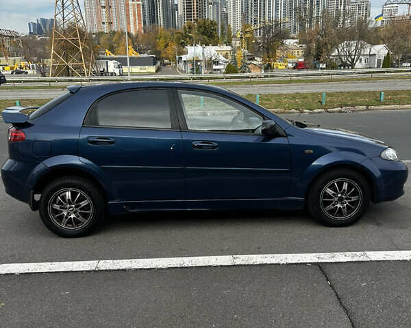 Синій Шевроле Лачетті, об'ємом двигуна 1.6 л та пробігом 246 тис. км за 3200 $, фото 9 на Automoto.ua