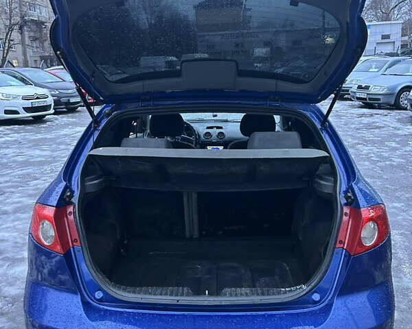 Синій Шевроле Лачетті, об'ємом двигуна 1.6 л та пробігом 211 тис. км за 3000 $, фото 10 на Automoto.ua