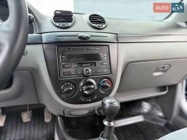 Синий Шевроле Лачетти, объемом двигателя 1.6 л и пробегом 187 тыс. км за 3300 $, фото 25 на Automoto.ua