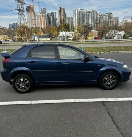 Синий Шевроле Лачетти, объемом двигателя 1.6 л и пробегом 1000 тыс. км за 2914 $, фото 1 на Automoto.ua