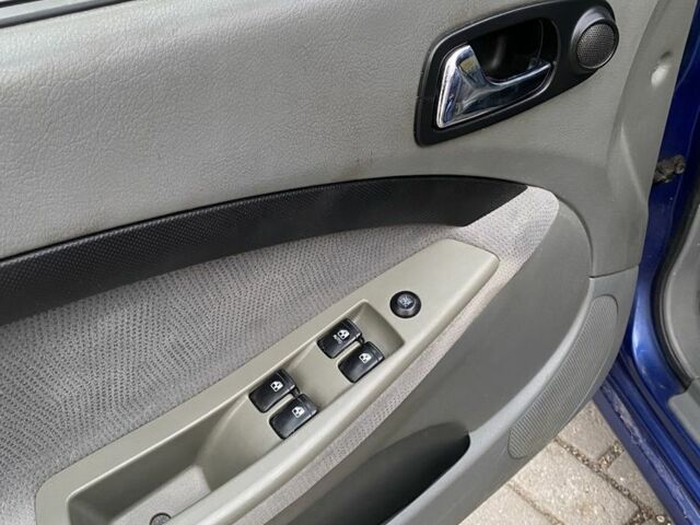 Синий Шевроле Лачетти, объемом двигателя 1.6 л и пробегом 209 тыс. км за 3950 $, фото 5 на Automoto.ua