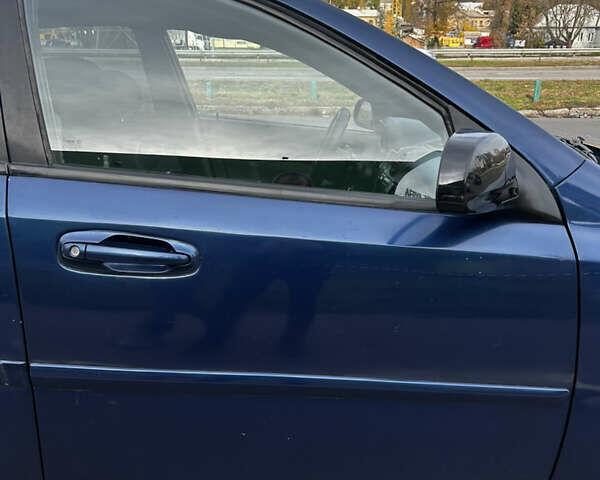 Синій Шевроле Лачетті, об'ємом двигуна 1.6 л та пробігом 246 тис. км за 3200 $, фото 7 на Automoto.ua