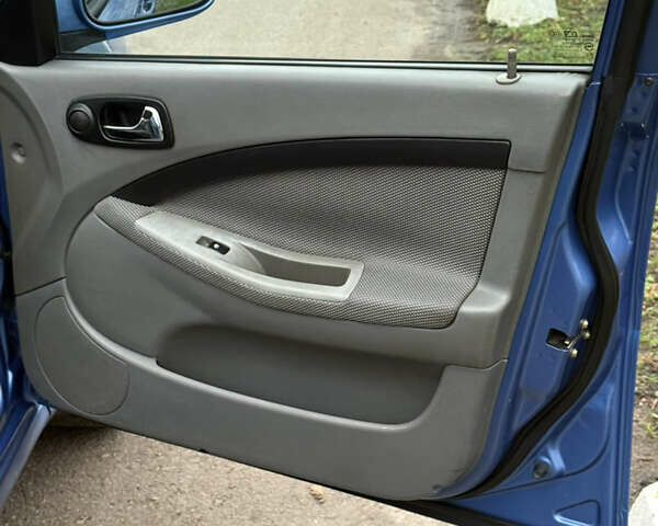 Синий Шевроле Лачетти, объемом двигателя 1.8 л и пробегом 188 тыс. км за 4800 $, фото 19 на Automoto.ua