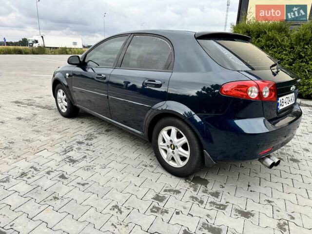 Синий Шевроле Лачетти, объемом двигателя 1.8 л и пробегом 330 тыс. км за 3350 $, фото 4 на Automoto.ua