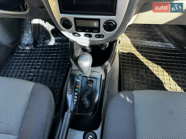 Синий Шевроле Лачетти, объемом двигателя 1.8 л и пробегом 330 тыс. км за 2999 $, фото 11 на Automoto.ua