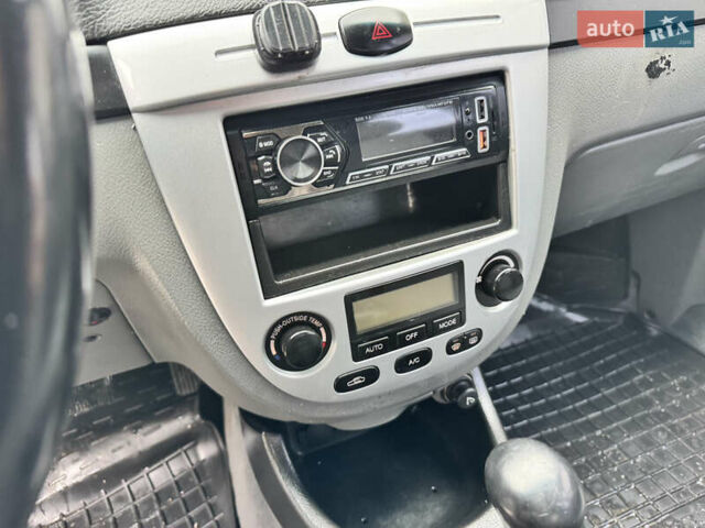 Синій Шевроле Лачетті, об'ємом двигуна 1.8 л та пробігом 330 тис. км за 3600 $, фото 13 на Automoto.ua