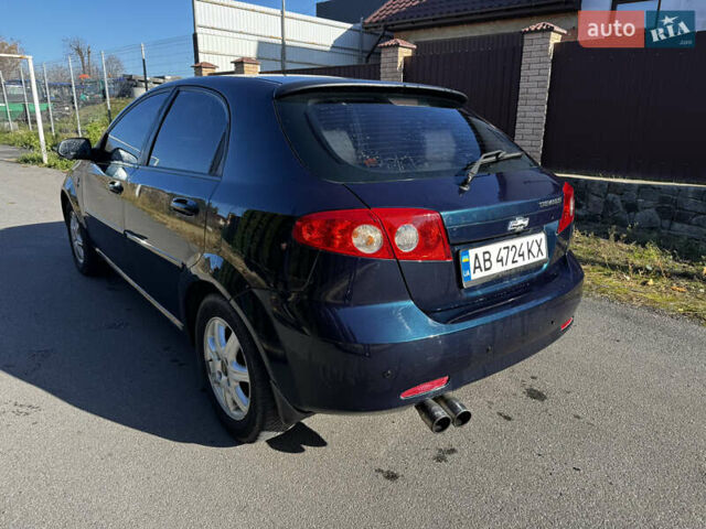 Синий Шевроле Лачетти, объемом двигателя 1.8 л и пробегом 330 тыс. км за 2999 $, фото 5 на Automoto.ua