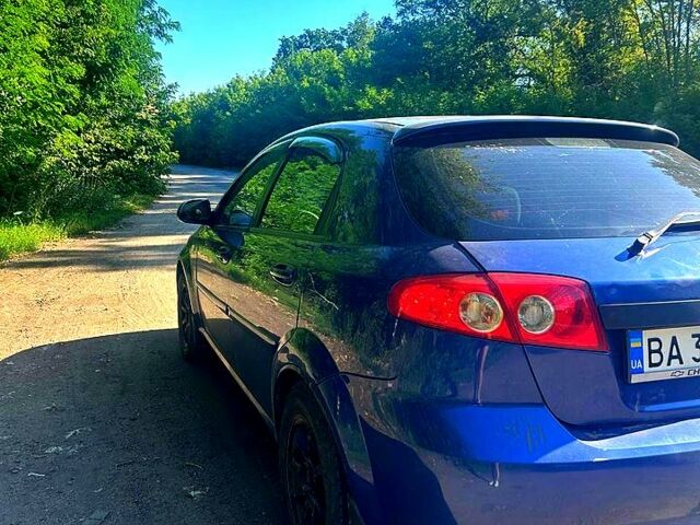 Синий Шевроле Лачетти, объемом двигателя 1.6 л и пробегом 250 тыс. км за 3000 $, фото 1 на Automoto.ua