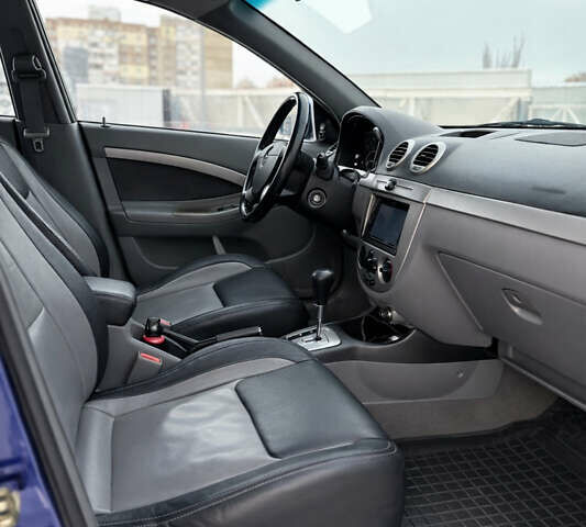 Синій Шевроле Лачетті, об'ємом двигуна 1.6 л та пробігом 241 тис. км за 4200 $, фото 8 на Automoto.ua