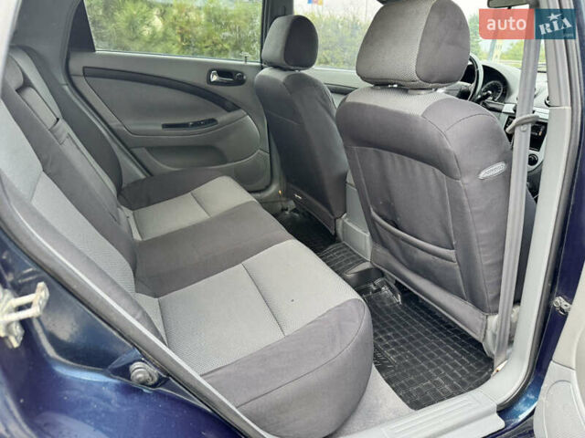 Синій Шевроле Лачетті, об'ємом двигуна 1.8 л та пробігом 330 тис. км за 3600 $, фото 16 на Automoto.ua