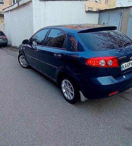 Синий Шевроле Лачетти, объемом двигателя 1.6 л и пробегом 191 тыс. км за 3900 $, фото 7 на Automoto.ua