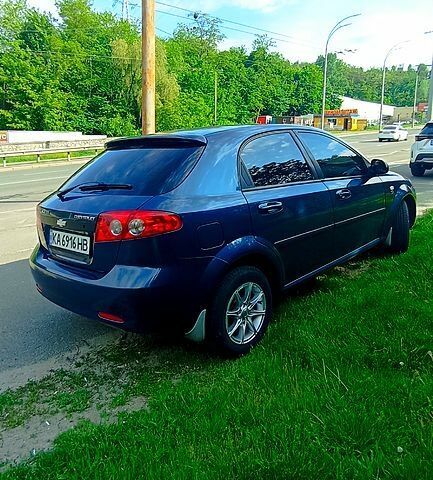 Синий Шевроле Лачетти, объемом двигателя 1.6 л и пробегом 191 тыс. км за 3900 $, фото 5 на Automoto.ua