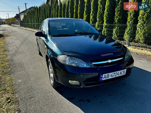 Синий Шевроле Лачетти, объемом двигателя 1.8 л и пробегом 330 тыс. км за 2999 $, фото 1 на Automoto.ua