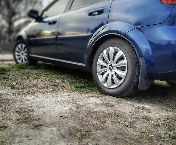 Синий Шевроле Лачетти, объемом двигателя 1.6 л и пробегом 217 тыс. км за 4700 $, фото 3 на Automoto.ua