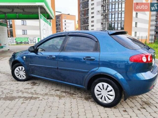 Синий Шевроле Лачетти, объемом двигателя 1.6 л и пробегом 184 тыс. км за 3600 $, фото 3 на Automoto.ua