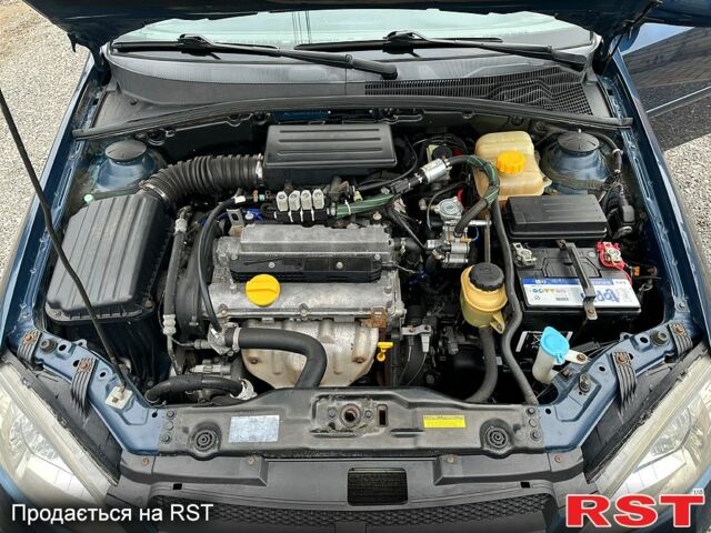 Синий Шевроле Лачетти, объемом двигателя 1.8 л и пробегом 17600 тыс. км за 4950 $, фото 13 на Automoto.ua