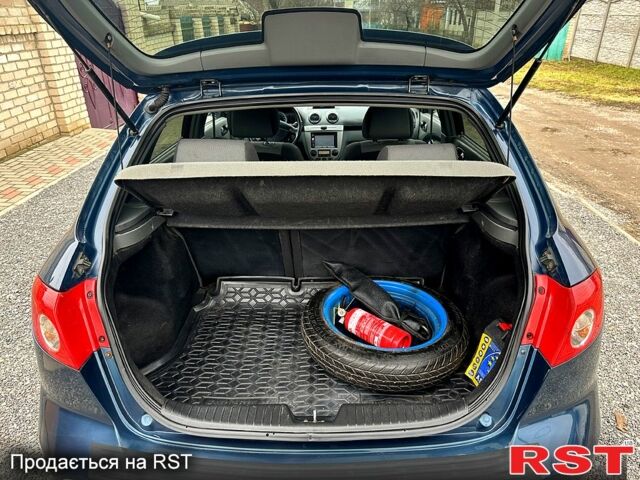 Синий Шевроле Лачетти, объемом двигателя 1.8 л и пробегом 17600 тыс. км за 4950 $, фото 12 на Automoto.ua