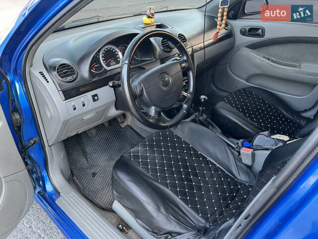 Синий Шевроле Лачетти, объемом двигателя 1.6 л и пробегом 160 тыс. км за 5000 $, фото 4 на Automoto.ua