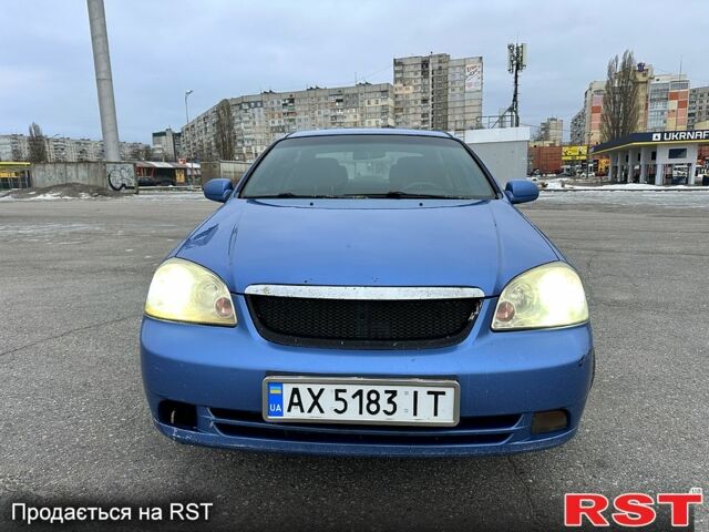 Синий Шевроле Лачетти, объемом двигателя 1.8 л и пробегом 350 тыс. км за 3999 $, фото 4 на Automoto.ua