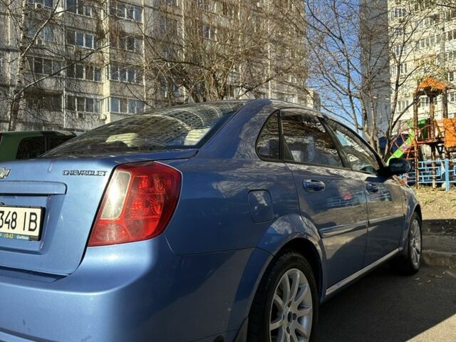 Синий Шевроле Лачетти, объемом двигателя 1.8 л и пробегом 226 тыс. км за 4200 $, фото 2 на Automoto.ua