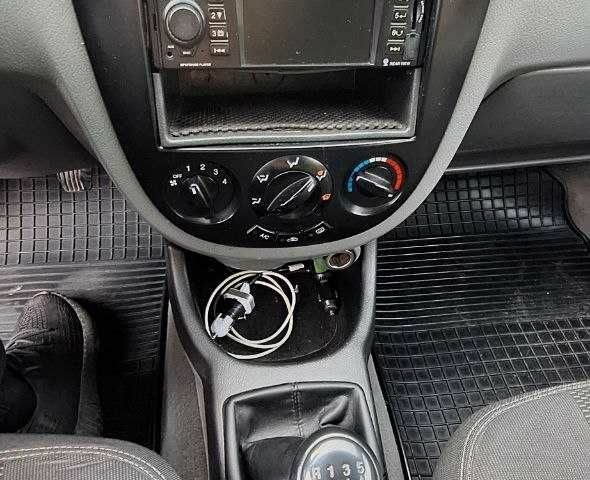 Синий Шевроле Лачетти, объемом двигателя 1.6 л и пробегом 225 тыс. км за 4400 $, фото 18 на Automoto.ua