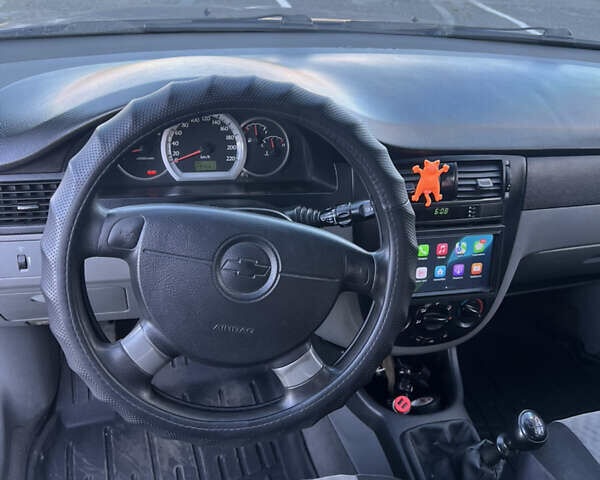 Синій Шевроле Лачетті, об'ємом двигуна 1.6 л та пробігом 294 тис. км за 3000 $, фото 5 на Automoto.ua