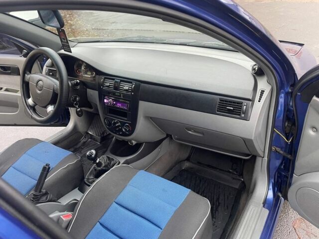 Синий Шевроле Лачетти, объемом двигателя 1.6 л и пробегом 165 тыс. км за 3550 $, фото 6 на Automoto.ua