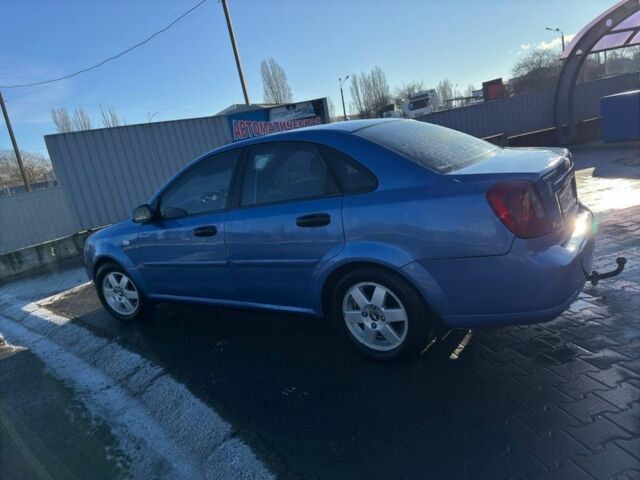 Синий Шевроле Лачетти, объемом двигателя 1.8 л и пробегом 319 тыс. км за 3500 $, фото 3 на Automoto.ua