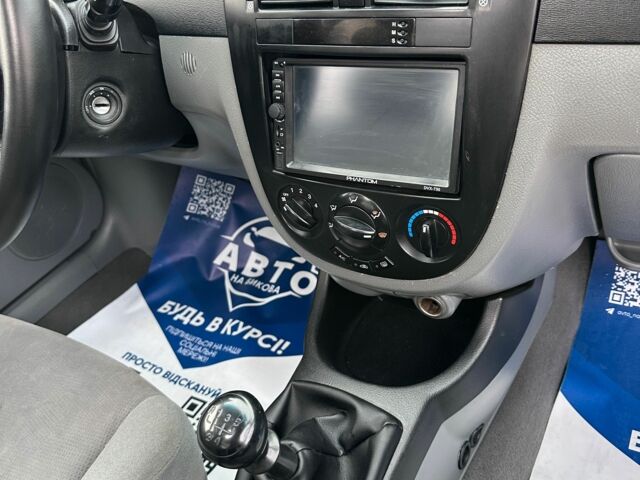 Синий Шевроле Лачетти, объемом двигателя 1.6 л и пробегом 307 тыс. км за 3700 $, фото 6 на Automoto.ua