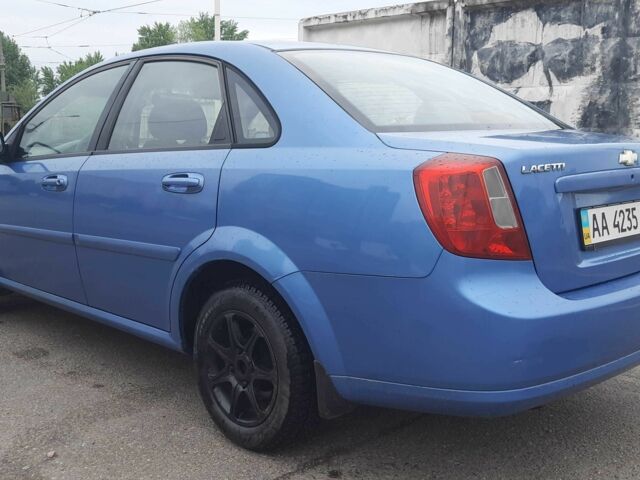Синий Шевроле Лачетти, объемом двигателя 1.6 л и пробегом 160 тыс. км за 3300 $, фото 4 на Automoto.ua