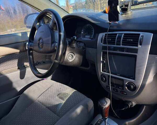 Синий Шевроле Лачетти, объемом двигателя 1.8 л и пробегом 320 тыс. км за 3500 $, фото 9 на Automoto.ua