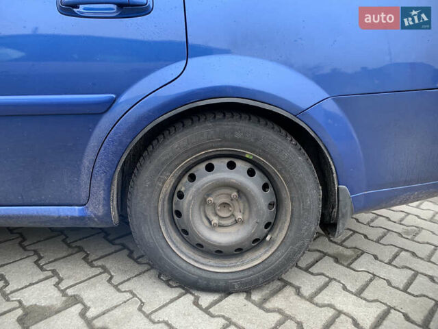 Синий Шевроле Лачетти, объемом двигателя 1.8 л и пробегом 318 тыс. км за 4000 $, фото 7 на Automoto.ua