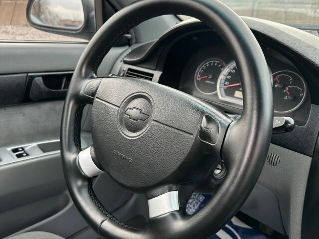 Синий Шевроле Лачетти, объемом двигателя 1.6 л и пробегом 307 тыс. км за 3700 $, фото 7 на Automoto.ua