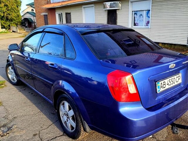Синий Шевроле Лачетти, объемом двигателя 1.8 л и пробегом 200 тыс. км за 4600 $, фото 5 на Automoto.ua