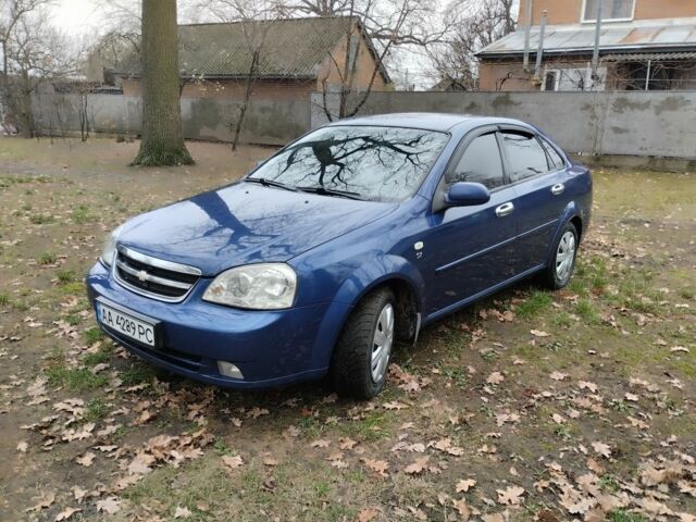 Синий Шевроле Лачетти, объемом двигателя 1.8 л и пробегом 175 тыс. км за 3799 $, фото 3 на Automoto.ua