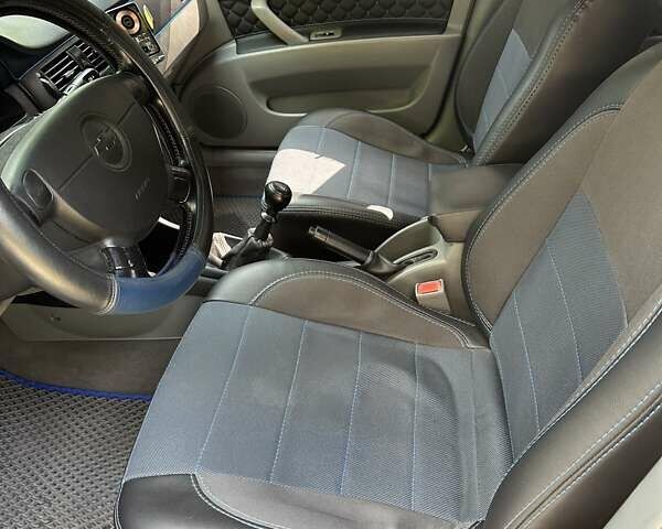 Синий Шевроле Лачетти, объемом двигателя 1.6 л и пробегом 240 тыс. км за 4000 $, фото 8 на Automoto.ua