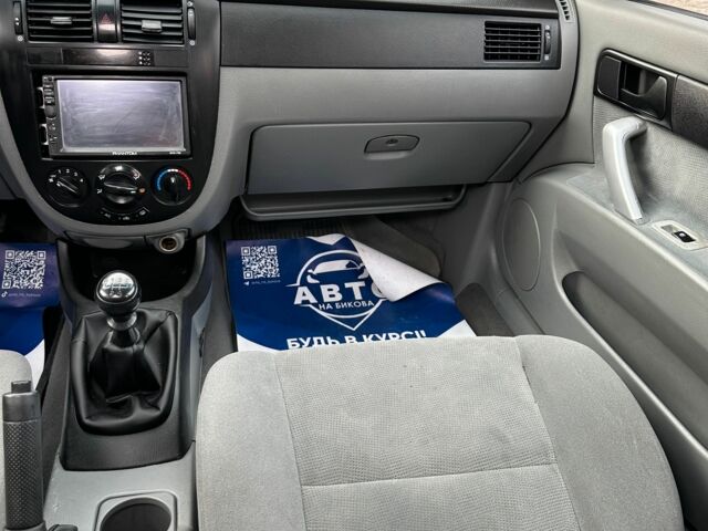 Синий Шевроле Лачетти, объемом двигателя 1.6 л и пробегом 307 тыс. км за 3700 $, фото 4 на Automoto.ua