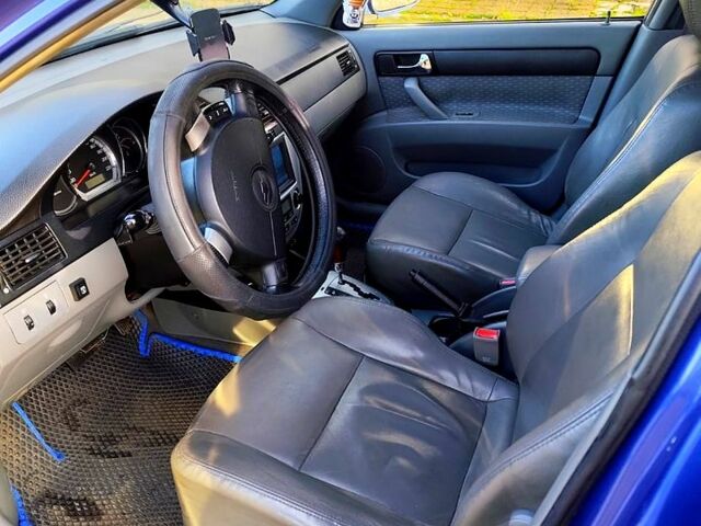 Синий Шевроле Лачетти, объемом двигателя 1.8 л и пробегом 200 тыс. км за 4600 $, фото 7 на Automoto.ua