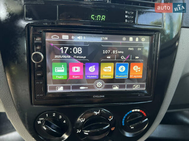 Синий Шевроле Лачетти, объемом двигателя 1.8 л и пробегом 230 тыс. км за 4000 $, фото 12 на Automoto.ua