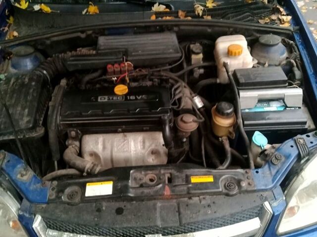 Синий Шевроле Лачетти, объемом двигателя 1.8 л и пробегом 252 тыс. км за 2800 $, фото 5 на Automoto.ua