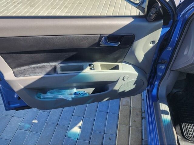 Синий Шевроле Лачетти, объемом двигателя 1.8 л и пробегом 285 тыс. км за 3000 $, фото 4 на Automoto.ua