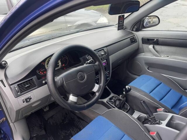 Синий Шевроле Лачетти, объемом двигателя 1.6 л и пробегом 165 тыс. км за 3550 $, фото 4 на Automoto.ua